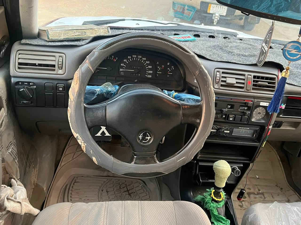 للبيع السعر 28 
***********
