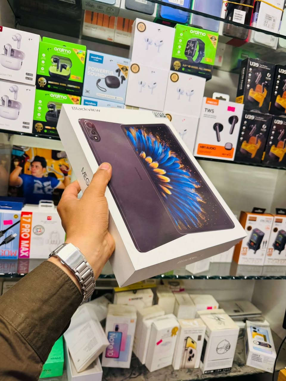 ايباد Blackview
ذاكرة ٢٥٦ 
حجم ١١
بطاريه ٩٠٠٠ ملي امبير
ايباد حلو مرتب مخصص دراسه او العاب 
ملحقات ويا كيبورد وماوس وشاحنه 
سعر خاص 
تواصل ***********
