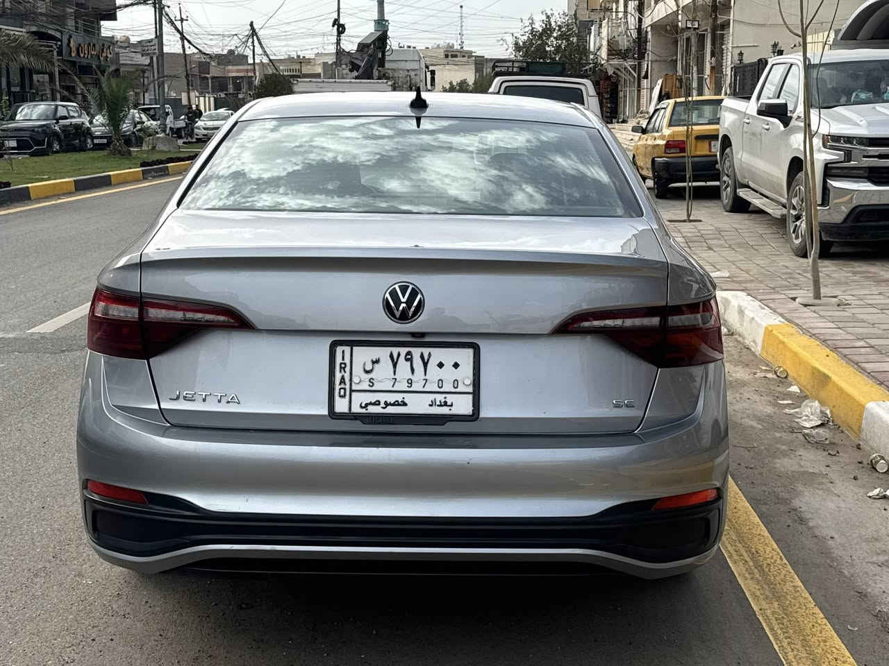 السلام عليكم جيتا SE موديل 22
الضرر موضح بالصوره بدون دواخل
ايرباك دركة مبدل 
السعر 150  بيها مجال بسيط
للتواصل ***********
