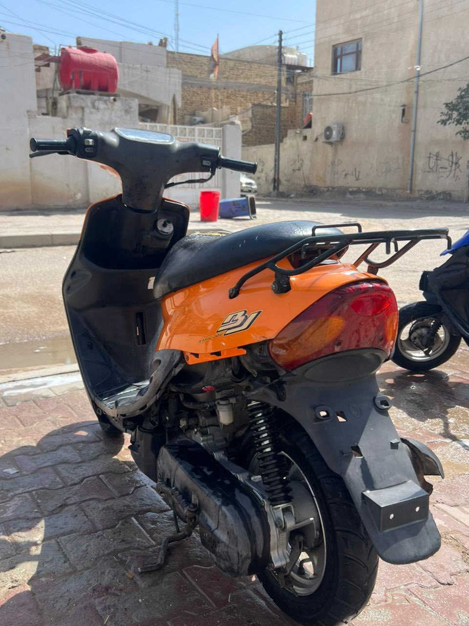 سلام عليكم دراجه ام تسعه للبيع مكينه مكفوله ما ناقصه شي الدراجه فقط تريشه ضايعه السعر550 
***********
