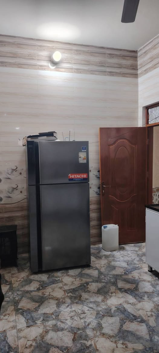 بيع مستعجل
تم تنزيل سعر البيت
بلاش 

بيت ١٠٠م امامي طابقين بناء حديث

سعر ١٤٧ بيه مجال قليل

يقع في حي العسكري

قرب مول صافي

داخل فرع عرض ٨م.

يحتوي طابق الأول على غرفه وصاله ومطبخ وصحيات داخليه وخارجيه واستقبال.

طابق ثاني غرفتين وصاله وصحيات

موبايل للاستفسار ***********
