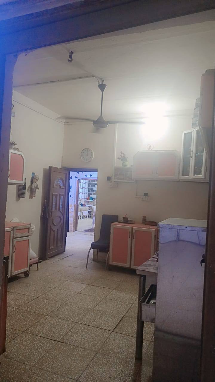 بيت للبيع
المساحة 200 في حي النهضه (الجلبيه) مقابل جامع القائم (عج) خلف دكتور مصطفى الوائلي 
يتكون من كراج و مطبخ و براني و صاله و غرفتين  و صحيات خارجيه وداخليه 
الطابق الثاني صاله و غرفتين و حمام و مخزن كبير يصلح أن يكون مطبخ أو غرفه ثالثه  
الطابق الثالث يتكون من سطح كبير 
السعر خاص 
أو إتصال على الأرقام  ‏‪***********‬
                       ‏‪***********‬‏
