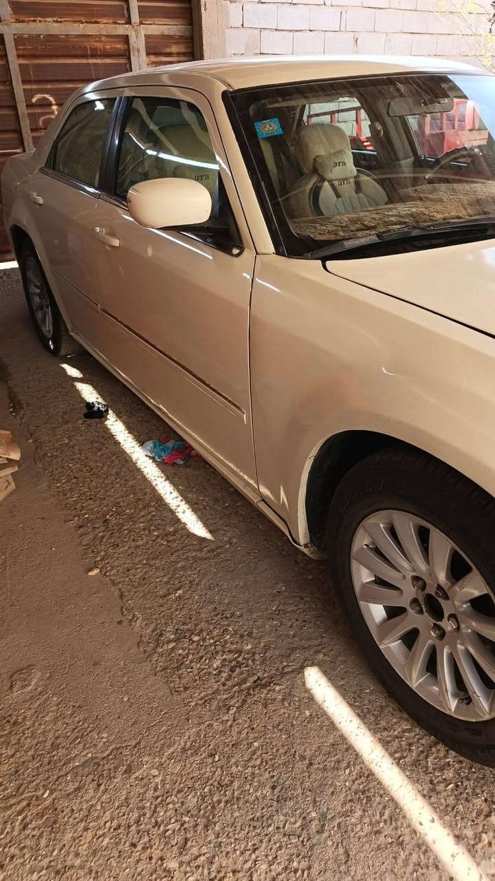اوباما ٢٠٠٧ وارد كندي بيه صبغ جماليه مكينه جديده تخم تاير جديد حداديه جديده تبريد شغال باسمي هزه جديده تحويل او وكاله سنويه ٢٩ بيه ظربه بصيطه بخشم الجاملغ الامامي بدون دواخل مكينه ٣٥٠٠ اصل السعر ٨٥ وبيه مجال قليل حك الجيه اتصال رقم الهاتف بصره قضاء الدير ***********
