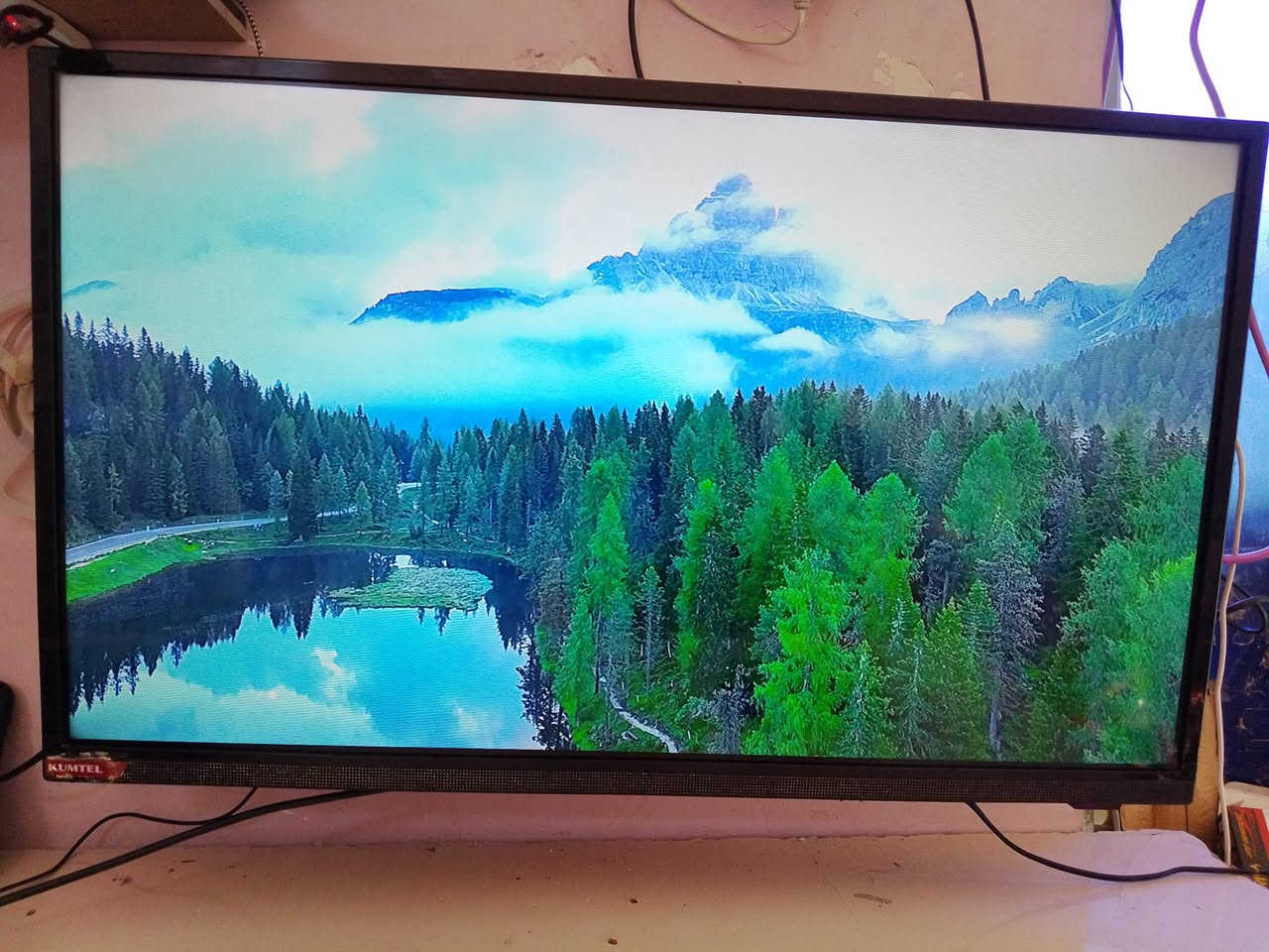 شاشه 32 نوع kumtel
بدون نت 
شاشه نظيفه وضع شركه 
فقط خدش زغير بالشاشه وميبين 
ولا مئثر 
سعرها 65 
بغداد جميلة


**إذا كنت صاحب هذا الإعلان وتريد حذفه لأي سبب، رجاءا أرسل رسالة إلى الدعم الفني**