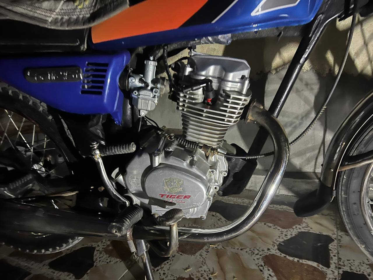 دراجه تايكر للبيع بدون السعر 700 كهربائياتها كلها شغاله بيها مجال لشراي *********** دراجه اي نقص ما بيها
