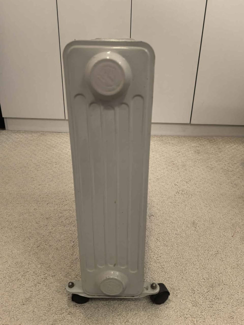 السلام عليكم
عندي صوبة مدفئة زيتية للبيع
 حجمها 13 ريشة
تحتوي على هيتر
نظيفة جدا جدا جدا
السعر 55 الف بي مجال بسيط
العنوان اربيل قرب عينكاوا
للاستفسار اكثر الاتصال *********** أربيل, العراق
