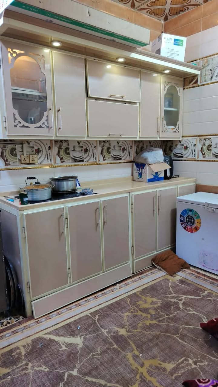 سلام عليكم
بيت للبيع  بالشرجي طابقين طابو صرف
كونكريت مسلح بناء جديد
مطبخ وصاله وبراني وصحيات والطابق الثاني 
 غرفتين وصاله
المساحه 63
 قفل 85 مع الاثاث 
للستفسار ع الرقم 
***********
