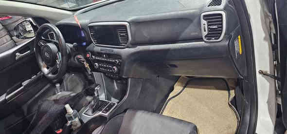 كيا سبورتج وارد كوري قطعتين تبديل وقطعتين صبغ بدون دواخل السياره خير من الله رقم قادسية موديل١٩  مكينه وكير بلادي دوش ٢٠٠٠ المرغوب السعر ١٦٥ للتواصل ***********
