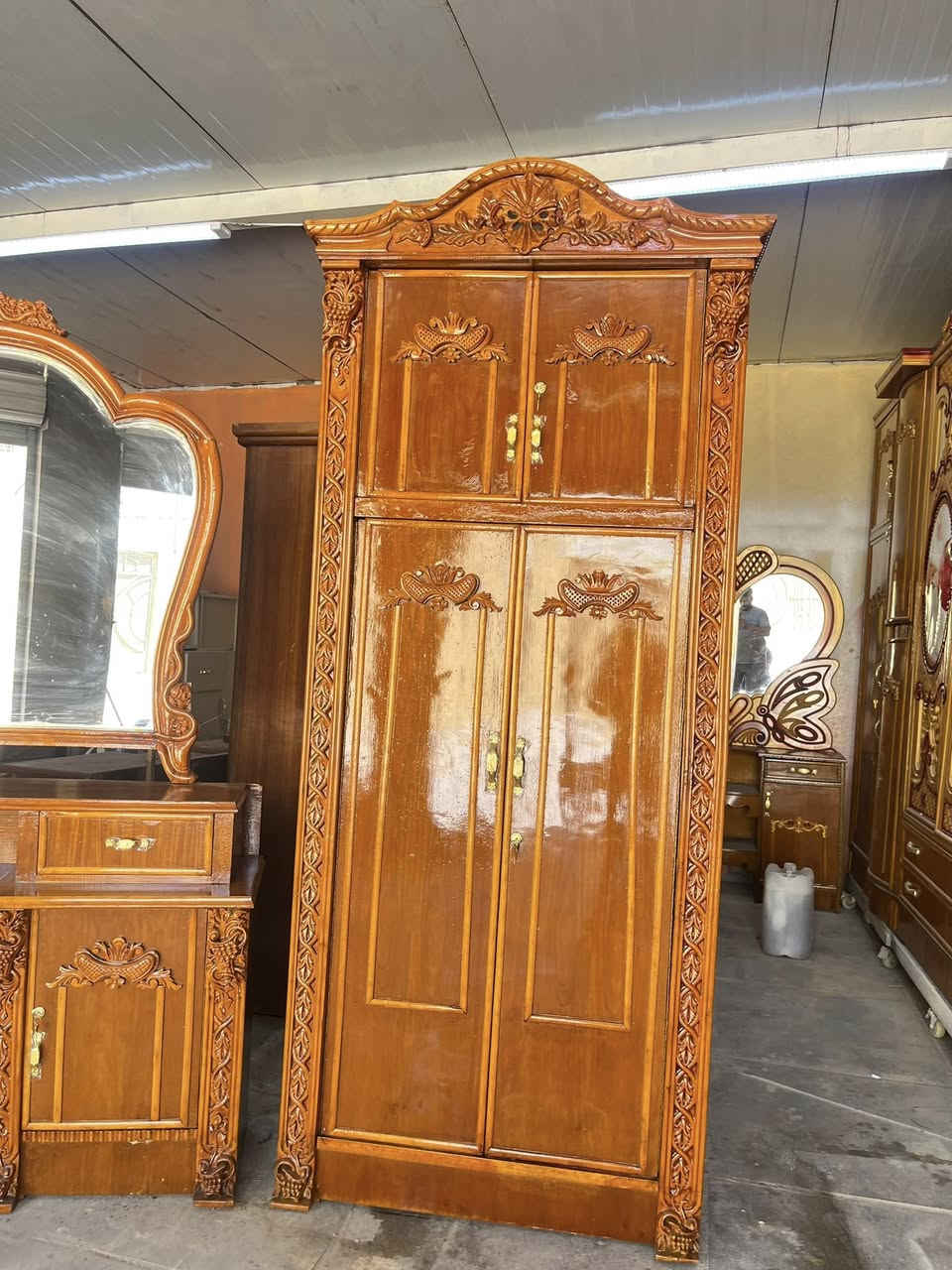 غرفه ست ابواب ملحق نضافه فوول نقوش كلهه زان مصري شغل درجه أولى اي استفسسار واتساب ***********

