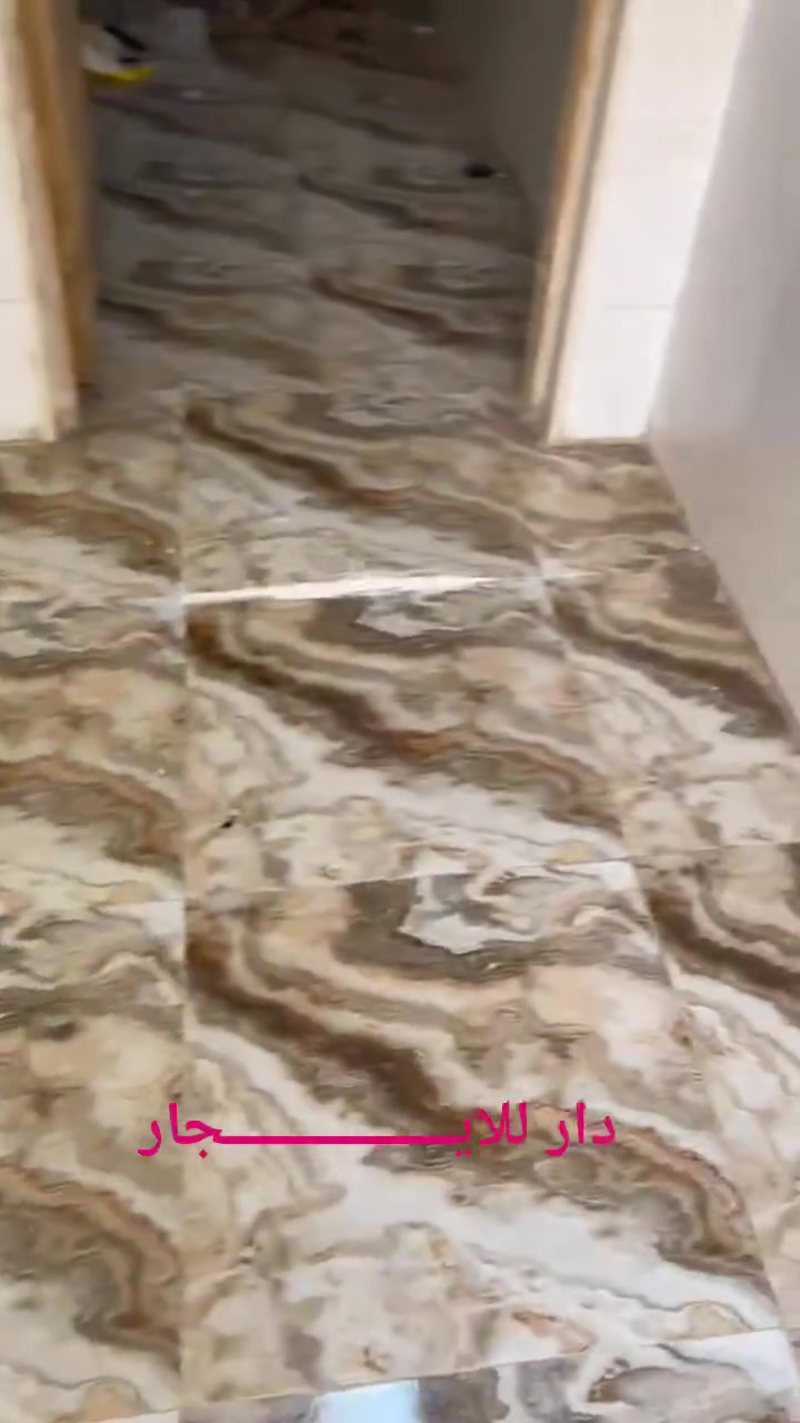 🔊دار للايـــــــــــــــــجار 🔊
بيت للايجار في البكرلي الثانيه قرب موقف دانه البيت بناء حديث مساحته 180يحتوي على استقبال وهول وغرفه ومطبخين حار وبارد وطارمه وصحيات

 سعر الايجار 300وبيه مجال

***********

***********

