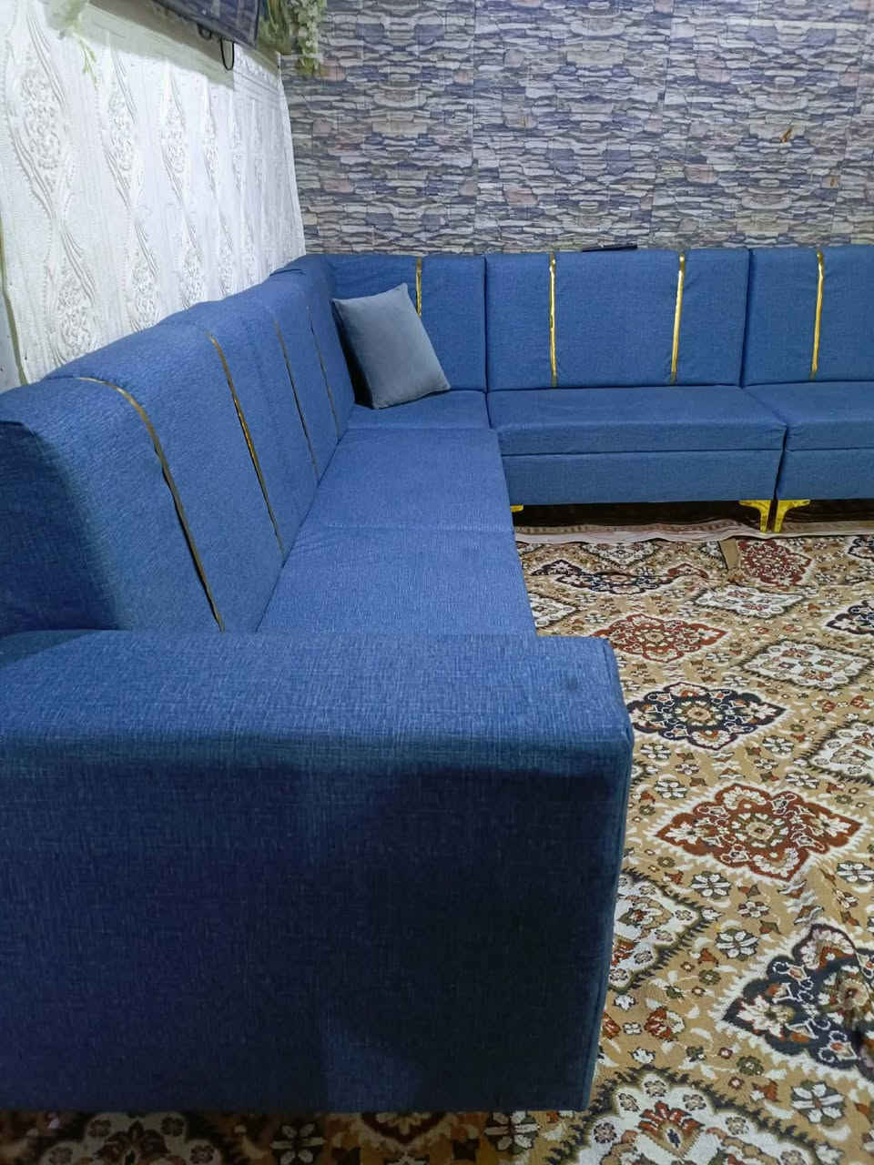 تخم ديوان 6 قطع 11 نفرات تفصال مامستخدم ولا دقيقه خشب لوك سفنج بلوك كلش قوي قماش كتان 300 بي مجال قليل الي يريده يراسلني توصيل موجود  @الجميع


**إذا كنت صاحب هذا الإعلان وتريد حذفه لأي سبب، رجاءا أرسل رسالة إلى الدعم الفني**