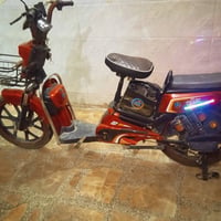 للبيع دراجه شحن وباسكل السعر 300وبيهه مجال الشراي يتصل 07700707226