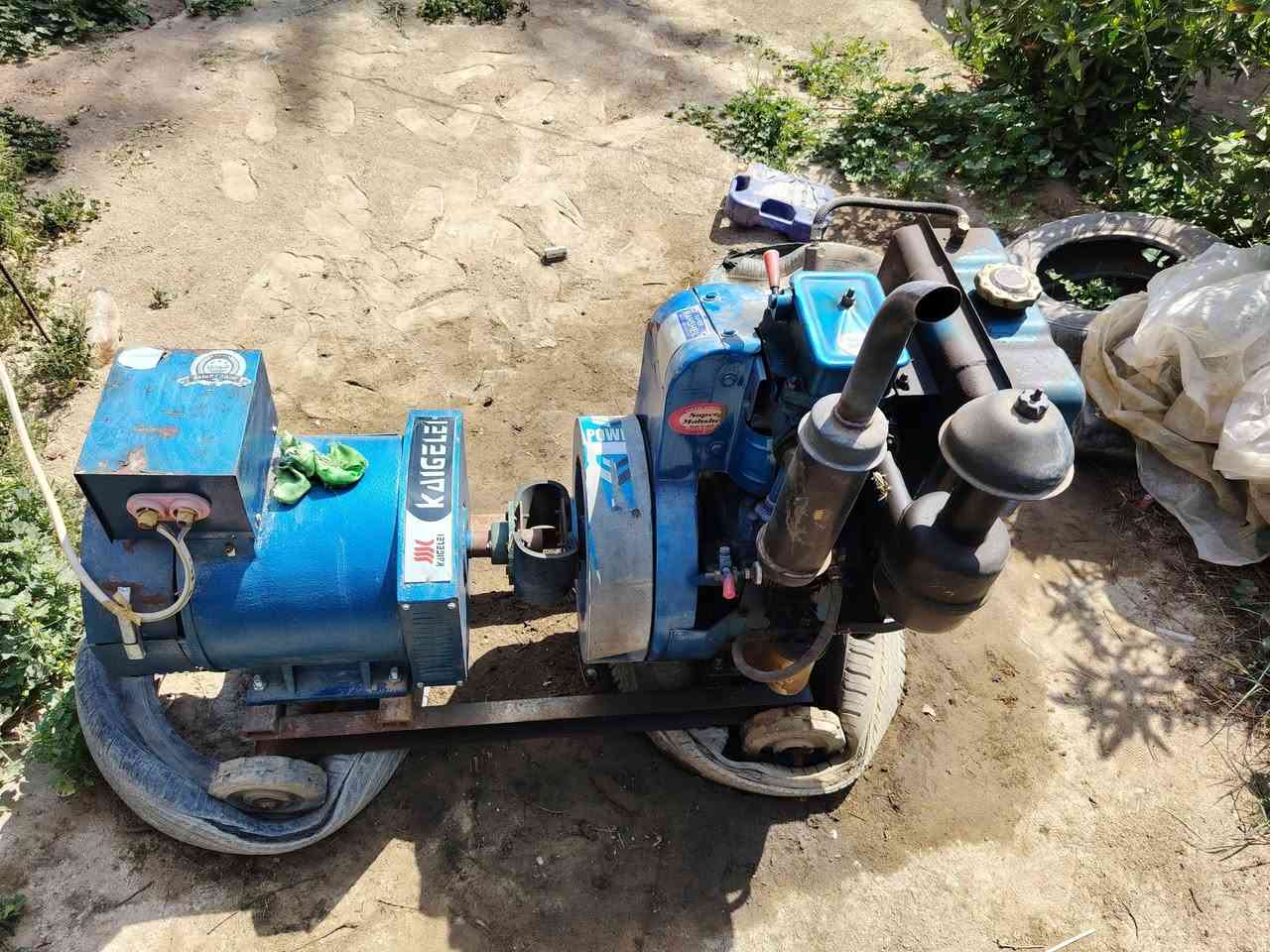 السلام عليكم
مولد هندي للبيع  نضافه.    90 ٪  استعمال لشهرين فقط تجي واشوف بعينك نظيفه بشكل

محرك ابو السته 

راس توليد نحاس خالص  10 كيفي  40 امبير  تبريد المحرك هواء

السعر  950 وبيه مجال لشراي

مكاني // بابل 

رقم الهاتف  ***********   اتصل وتدلل
