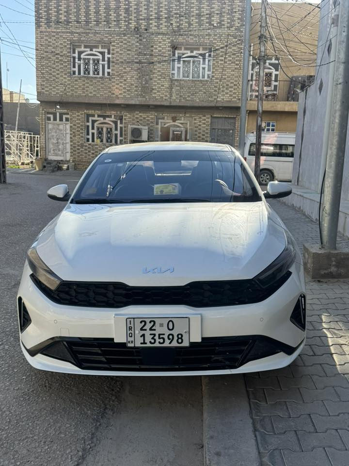 سلام عليكم 
سيارتو k3 موديل ٢٠٢٤
السيارة كفاله عامه عده قطعه وحده صبغ والباقي كفاله من كلشي 
السياره نضيفه وماشيه ١٢ الف بس 
مواصفات :-
 فتحه
بصمه حساس امامي خلفي
كامره 
شاشه 
اوتو هولد (توقف ذكي)
اربع وضعيات قياده 
مانع انزلاق
ترحيب
مري شفط
تحكم لايت كهرباء
اشاير مري
لدات
السياره رقم اربيل وبسم شركه رقم الدولي الجديد هزه وسنويه 
***********
