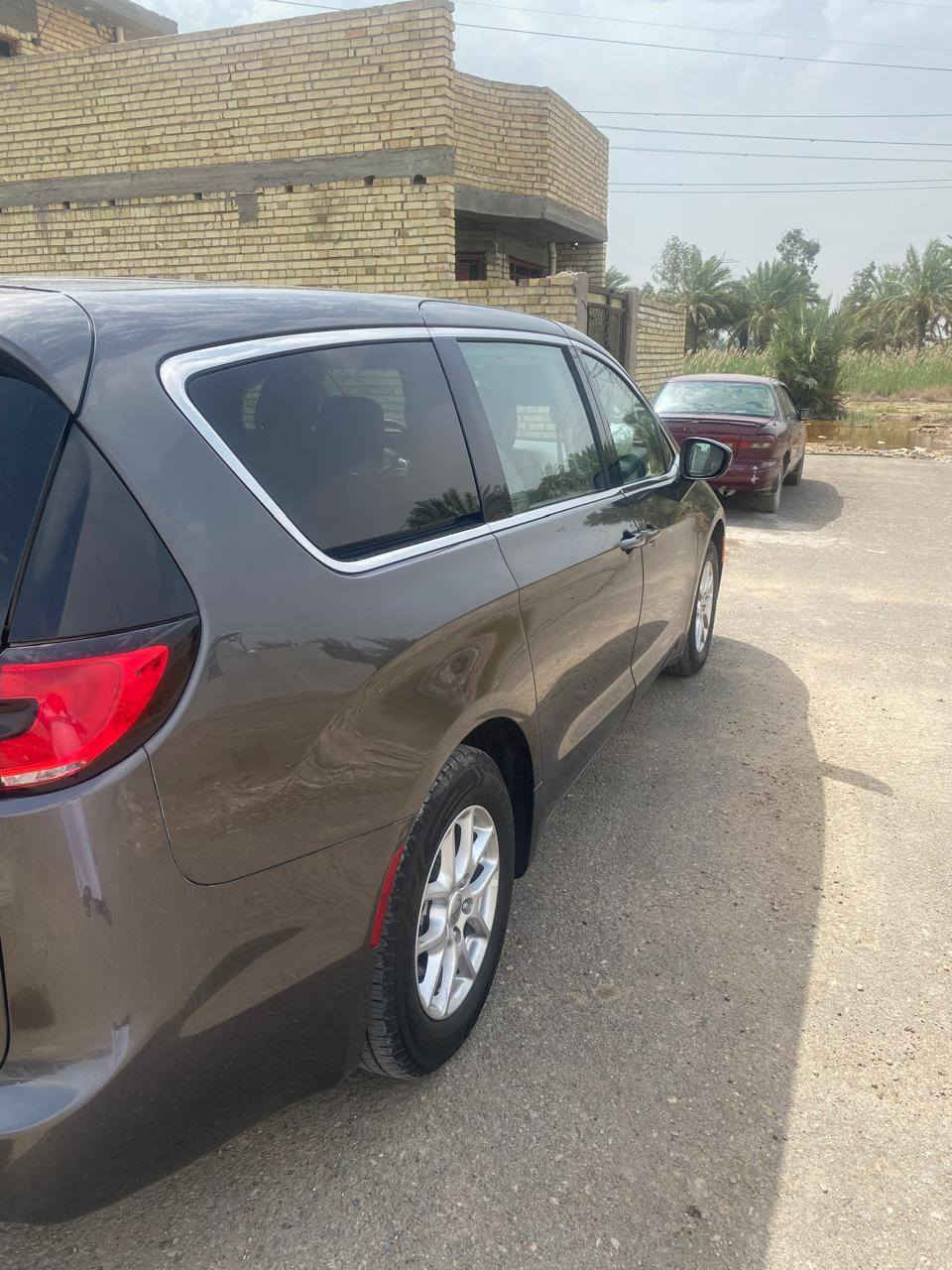 الضرر بسيط بنيد ودعامية فقط الباقي كفالة

الرقم :بغداد 
ماشيه 78 الف كيلو متر 
 المواصفات فول الفول بنواما 
* ﻿﻿كرايسلر باسفيكا لون سلفري موديل 2023
* رادار امامي
* محرك 6 سلندر 3600
* ﻿﻿رادار امامي تفاعلي متعدد الاستخدام
* ﻿﻿لايتات زينون عالي وناصي مع حاجب LED مع كشافات دعامية زينون
* ﻿﻿حساسات خلفي اصل
* ﻿﻿حساسات الاجتياز الجانبية
* ﻿﻿كشافات دعامية اصل
* ﻿﻿بصمة باب وبصمة تشغيل وتشغيل عن بعد
* ﻿﻿كشن ذاكرة (خزن ميموري) لكرسي السائق
* ﻿﻿طقم ويل حجم 18 مع طقم تاير بحالة ممتازة
* ﻿﻿كاميرا خلفية 
* ﻿﻿باب جنطة كهربائي شفط
* ﻿﻿ابواب جانبية كهربائية مع بردات اصلية
* ﻿﻿غرفة السيارة جلد اسود 
* ﻿﻿شاشة دشبول كبيرة لمجموعة من الايعازات ابل كار بلاي على بلوتوث
* ﻿﻿السيارة 7 راكب مع 3 قطع تبريد
مكان السيارة ديالى بعقوبة
السعر: 220 ورقة وبيهة مجال بسيط
 للتواصل والاستفسار :  ‭***********
