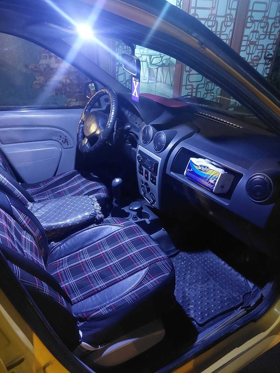 مكلف بالنشر السلام عليكم شلونكم اخوتي عندي رينو لوكان 2014 للبيع جام امامي كهرباء سيارة كير محرك جيد تخم تاير جديد اشاير بالمري عليها غرامات مرورية وسنوية نافذة منتهية والمشتري ياخذ صافي بيها طخه بالجاملغ الامامي ومثلث البنيد صفحة السايق ومسوي الهلالات الخلفية والسيباية اصليه سحارة انطيهت هدية للمشتري نواقص السيارة بسيطه واوجب المشتري بيهن وان شاء الله يكفيه شرها ويأخذ الاحلى منها السعر ٤٨ وبيها مجال والغرامات تنزل من سعرها مكان السيارة الشعب شارع الصحة ***********
