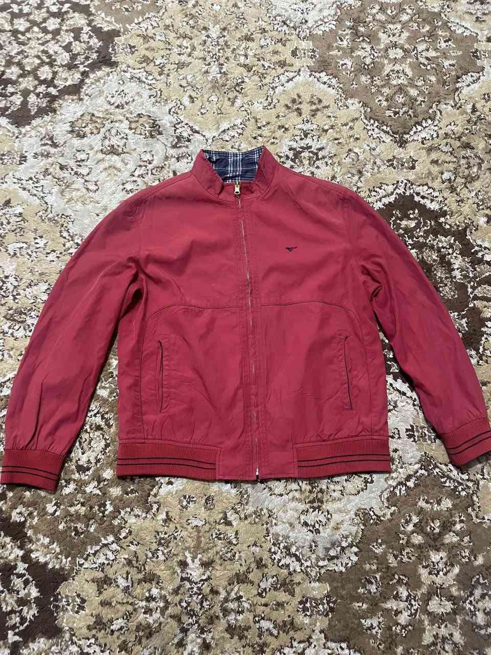 جاكيت ماركة KANGOL البريطانية
وجهين قياس XL 
قطعة جدا حلوه ونظيفة 100%

بغداد مدينة الصدر 
***********
