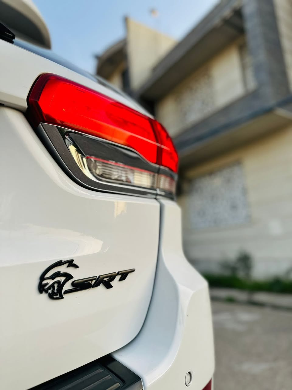 سلام عليكم  يالله
للبيع  جيب موديل 2019 لون  ابيض  رقم بغداد 
السعرر 218 $
رقمي ***********☎️ 
سياره فول مواصفات  عدا الفتحة 
وارد امريكي حادثة جدا بسيطة جاملغ وبنيد فقط دوواخل كفاااالةة      صور حادث مرفقة 
حجم المكينه 6  سلندر( 3600)
سياره محدثة كت كامل SRT 
سياره جديده بمعنى الكلمة وجاهزه وخير من الله
مواصفات سياره
بصمه تشغيل 
ماشيه 57 الف حقيقي  
بصمه ابواب 
حساسات امامي وخلفي 
رادار ت جانبيه + هيترات مري 
رادار خلفي 
توقف ذاتي 
تشغيل عن بعد 
كشنات جلد 
خزن ميموري + كراسي الاماميه كهرباء ⚡️ + تدفئة 
استيرن تدفئه 
شاشة كبيره كار بلي 
كامره خلفيه دواره 
مانع انزلاق
 فور ويل 
عليها كت كامل SRT 
صندوق كهربائي 
اشاير مري 
لد امامي وخلفي 
لايت زنون 
حجم المكينه  (6) سلندر 
ويل حجم 20  
سبورت سرعه 
نضام اقتصاد
