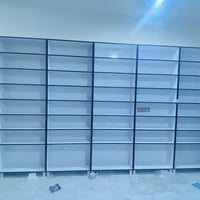 فاترينات مع ميز مكتب استخدام ٦اشهر للبيع07750687398
