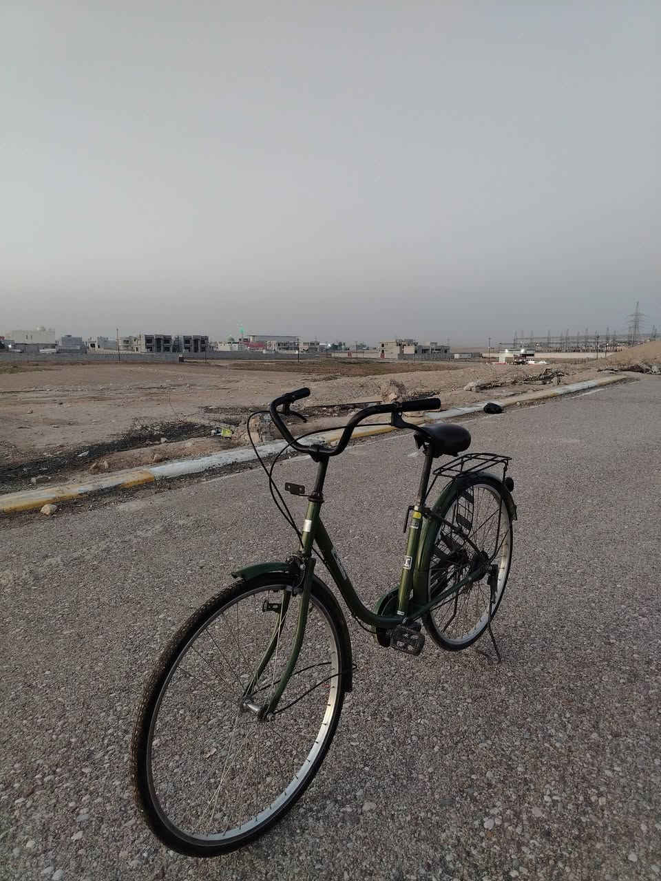 سلام عليكم بيسكل عبد الحليم للبيع  بيسكل نضيفه مابيه شي لونها زيتوني المرغوب ولونها حلو احلا من صوره حجم 26  للستفسار خاص او عل رقم.  السعر 45 وبيها مجال *********** مابيها واتساب  مكاني موصل الايسر
