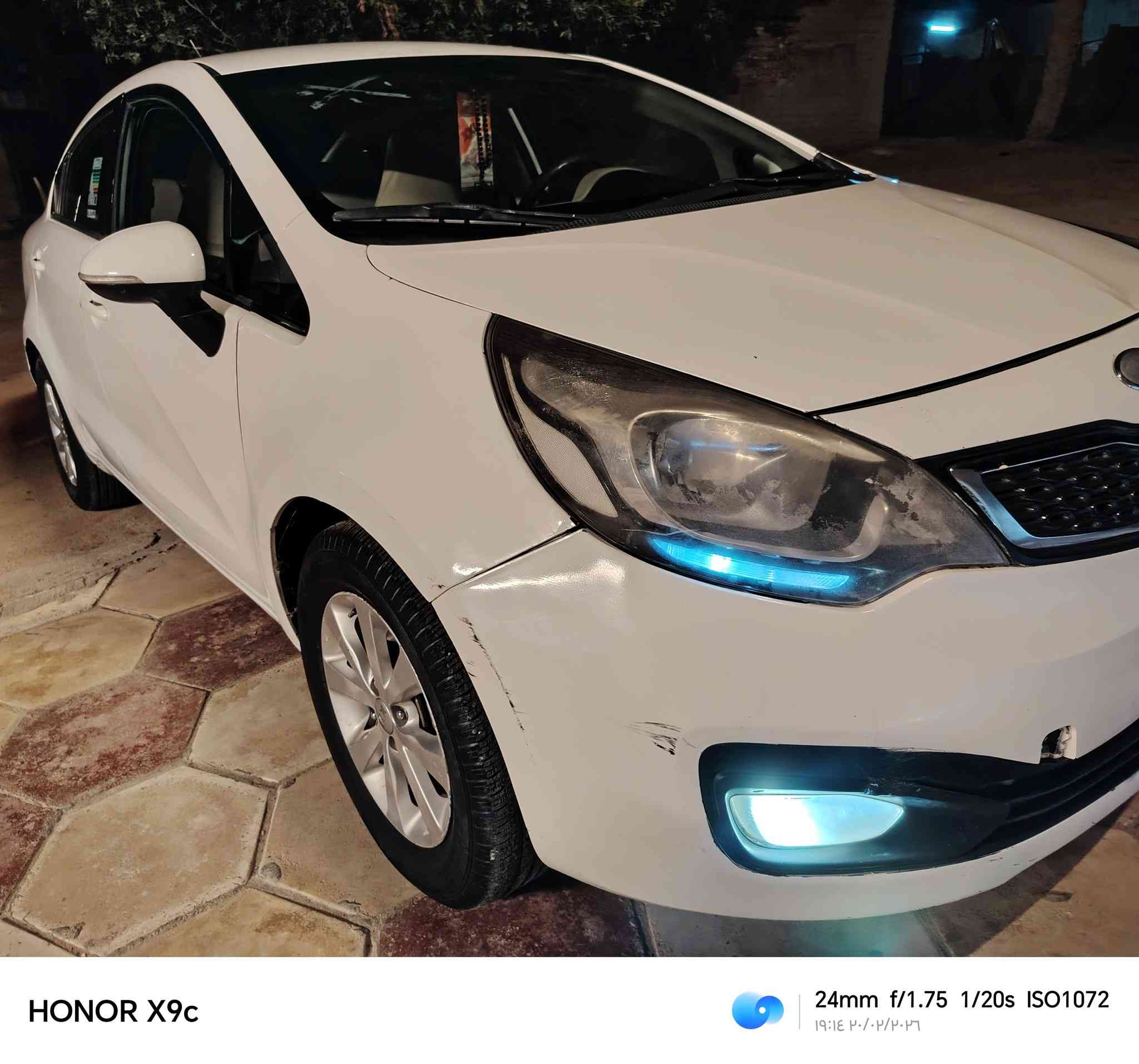 السعر.. 82 وبيها مجال.. *********** 

ريو 2014  خليجي 1600 سنوية جديدة مالكها نجف مداور ثاني يوم فول عدة الفتحة مكفولة من ضربة بيها صبغ 2قطعتين اثر طخة خارجية كير مكينة تبريد تدفئة كفالة كهربائيات كلها جاهزة حدادية تخم تاير جدد. 5 ويل كب  دواخل لونين كارتون
