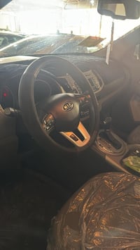 كيا سبورتج 2015 ماشية 73 جاملغ امامي وقبغ صندوق مبدل اصلي سعرها النهائ...