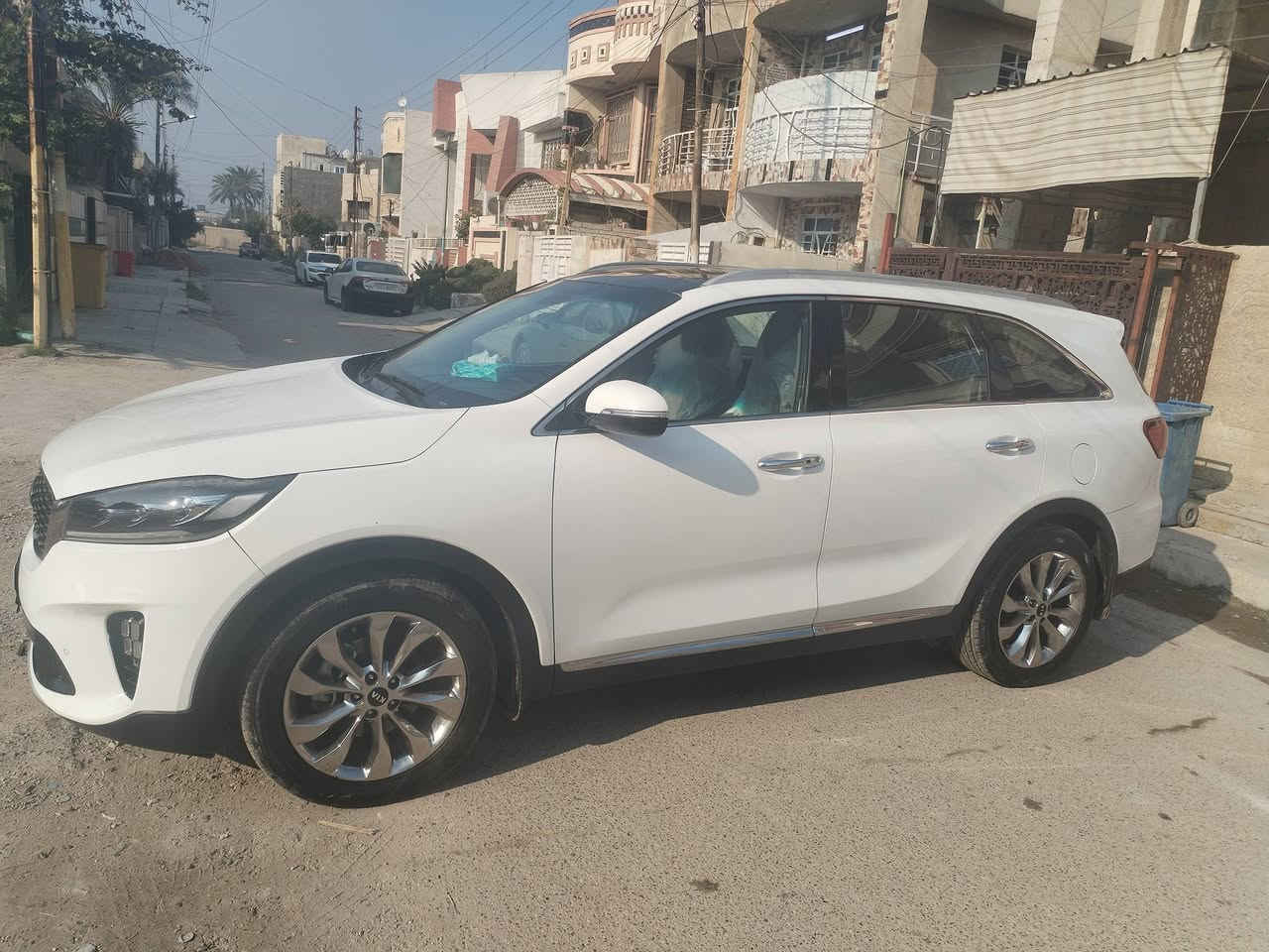 السلام عليكم
كيا سورنتو بنوراما 2018 شكل ال 19 رقم بغداد ماشيه 90 الف
مكفوله بيه رصعات بسيطه بارد جدا
حساسات امامي خلفي
محرك 3600
6سلندر
8 كير
سعر 238 وبيه مجال
***********
