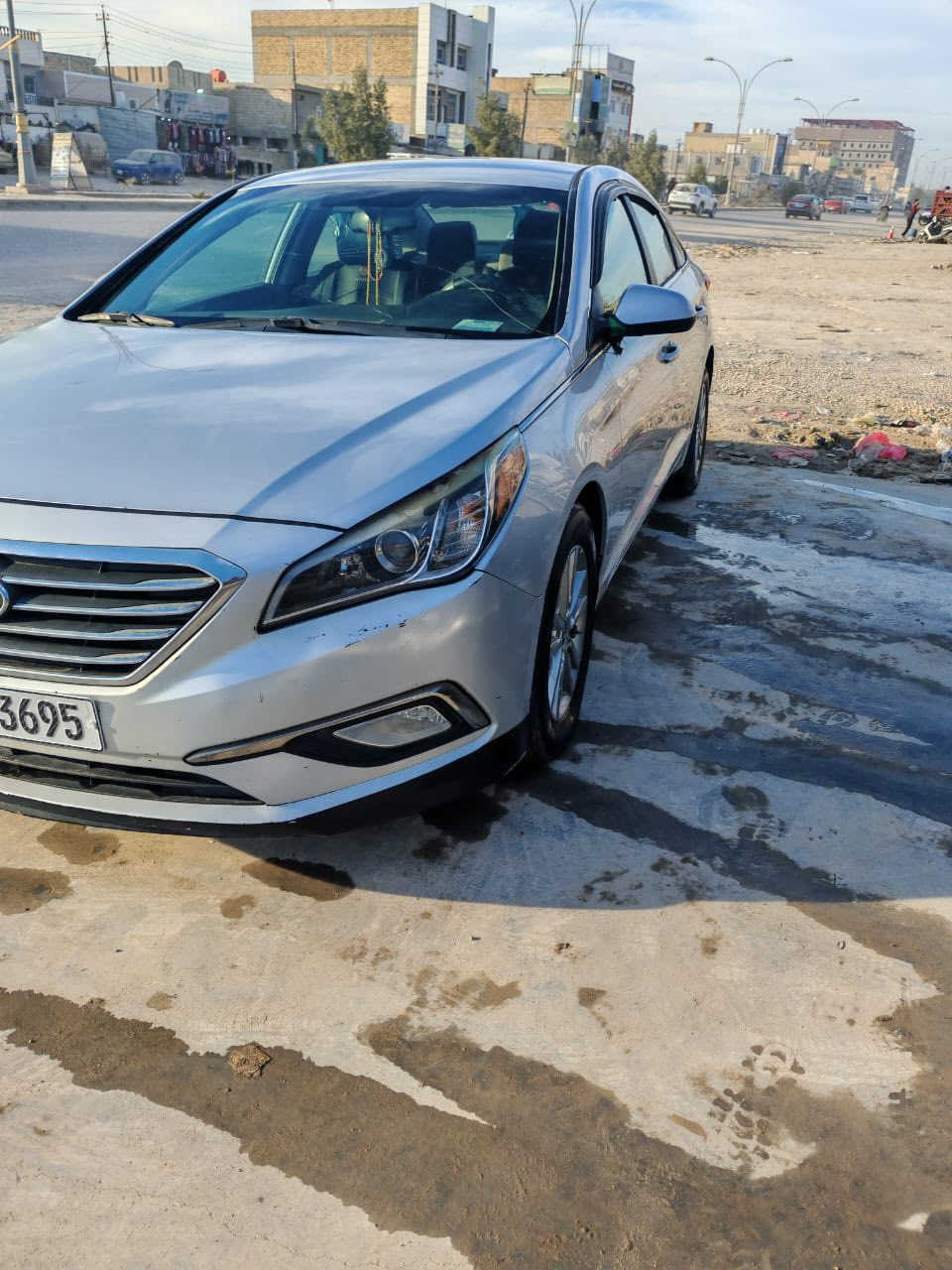 سوناتا ١٦..
حادثها موضح بالصوره..
جاهزه كل نقص ماكو..
السعر ١٢٠ وبيها مجال بسيط جدا.
 ***********سياره بااسمي سنويه جديده
