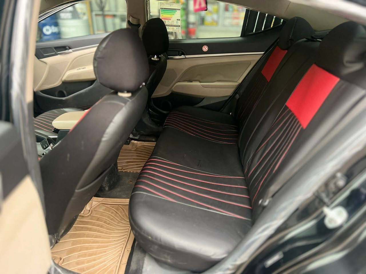 Hyundai Elantra 2017
رقم اربيل الجديد بأسمي سنوية جديدة هزه وفحص جديد تحويل مباشر 
محرك وكير شرط
محرك 20 دوش 
وكير AT المرغوب 
ضرر بوند البوند مصبوغ
الباقي مكفولة 
سياره جديده ماتحتاج مصرف نهائي 
تايرات باتري وغيره

السعر 120

للاستفسار : ***********
