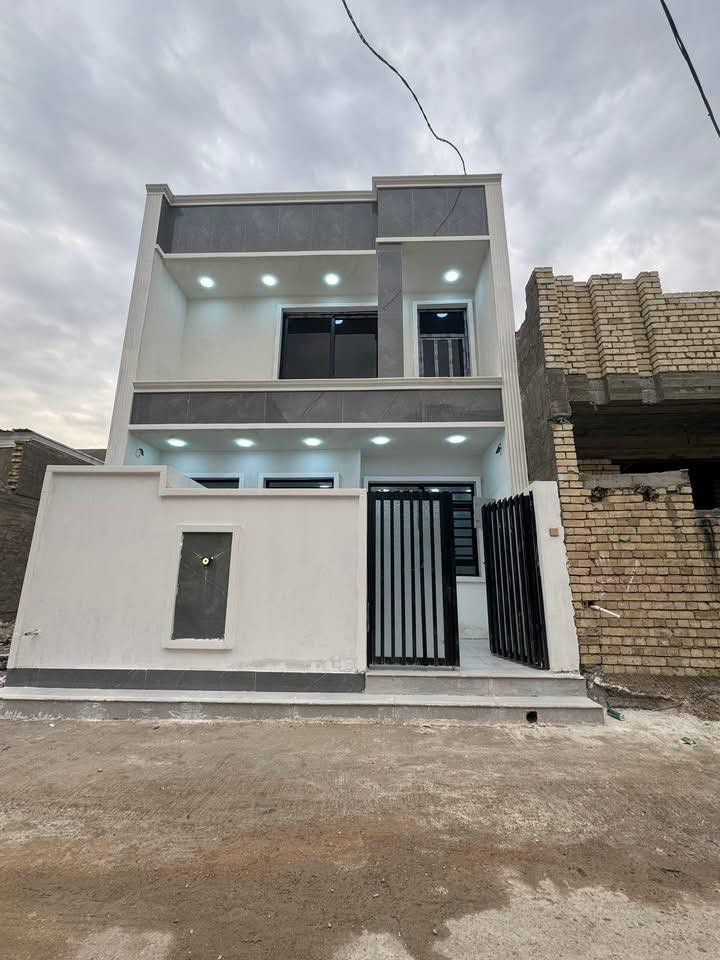 دار للإيجار ١٠٠ متر
في مجمع العدل الاول طابقين 

يحتوي على ثلاث غرف نوم و حمامات عدد ٣

ومطبخ واستقبال وصاله 

للاستفسار ***********
