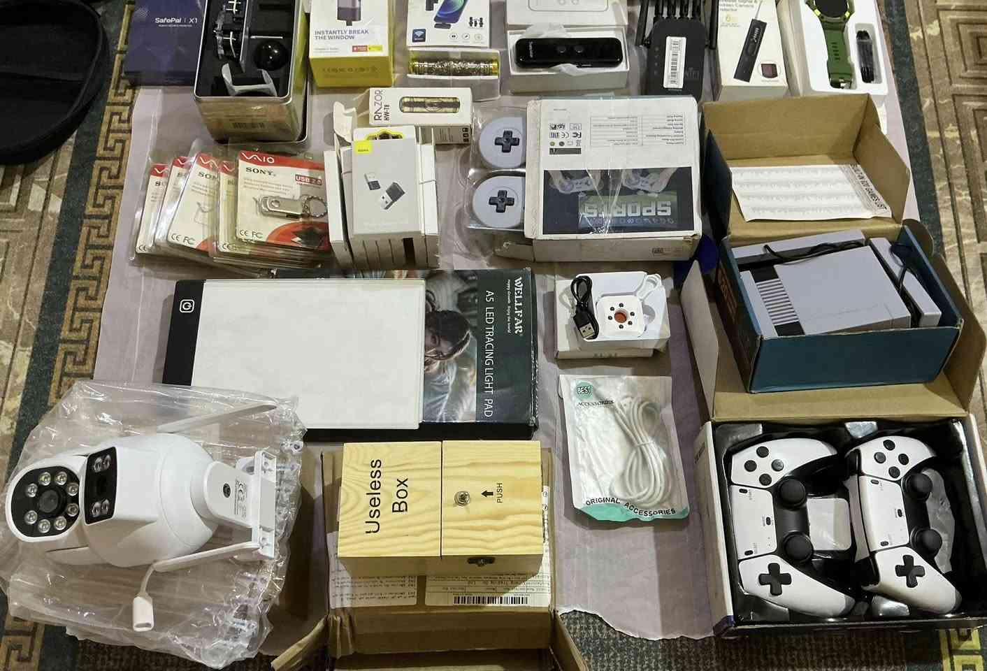 سلام عليكم شلعه كامله او مفرد امزون بيهن قطعتين الابياد الابيض عاطل والاتاري الي يشبه البلي فايف بدون رام فوك ال٣٠ قطعه عدا المكرر محسبته سعر الشلعه 175  الف


**إذا كنت صاحب هذا الإعلان وتريد حذفه لأي سبب، رجاءا أرسل رسالة إلى الدعم الفني**