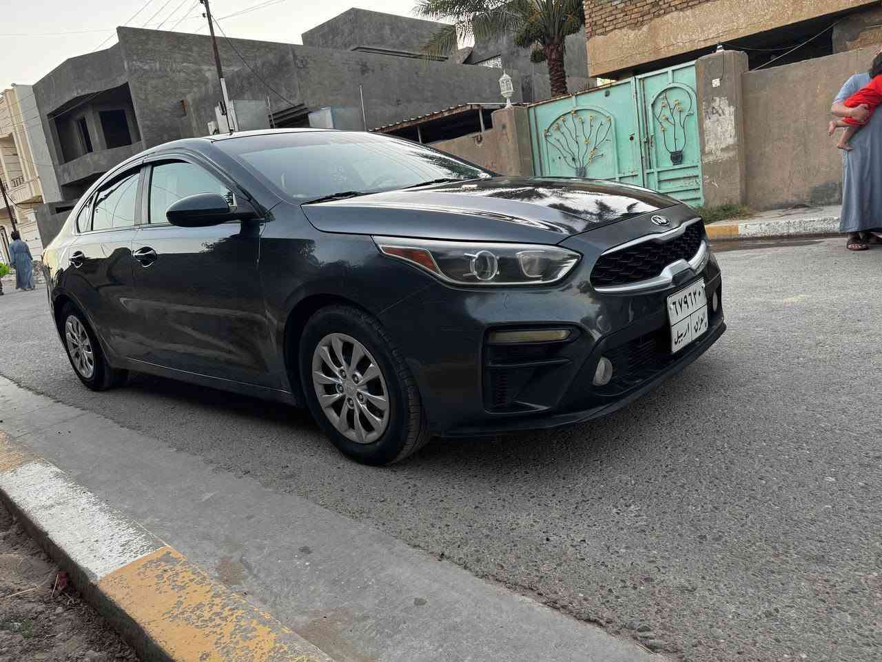 السلام عليكم
سعر مناسب 
فورتي  2020 للبيع فئه FE 
بيها ماملغ وبنيد مصبوغ شرط بدون دواخل واكو كارت بل باب الخلفي وبارد وتكحيل بل دوسه والسياره واضحه جدا موجود السونار مرفق بس منشور 
مواصفات
 رادار امامي
توقف ذاتي 
مانع انزلاق
حساس هوه التايرات 
شاشه اعطال 
كامره خلفيه وشاشه جبيره 
تبريد و تدفئه  خير من الله 
كير مبدل AT المرغوب 
محرك 2000 كفاله عامه 
ماشيه 64 mi
السياره استخدام شخصي 
عليها ادامه كامله مال بانزين وتايرات جدد اصليات
رقم اربيل تريد تحويل تريد وكاله بسم عربي مو كردي 
مكاني بغداد 
رقمي  ***********
 واتساب فقط ***********
سعرها 125 وبيها مجال

