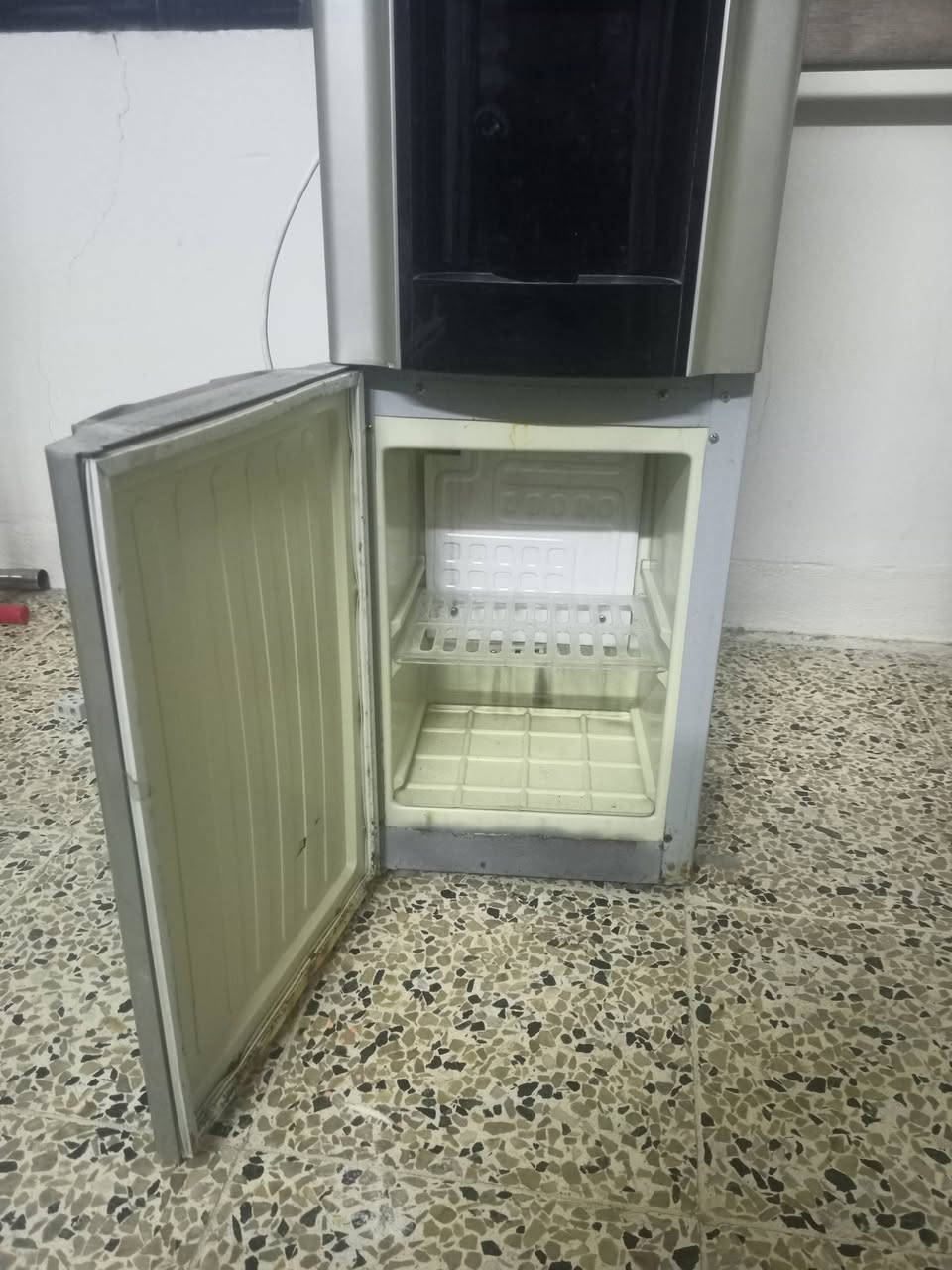 براد ماي حار وبارد شرط وفريز وضع شركه السعر 35 حي سومر شارع المولدات


**إذا كنت صاحب هذا الإعلان وتريد حذفه لأي سبب، رجاءا أرسل رسالة إلى الدعم الفني**