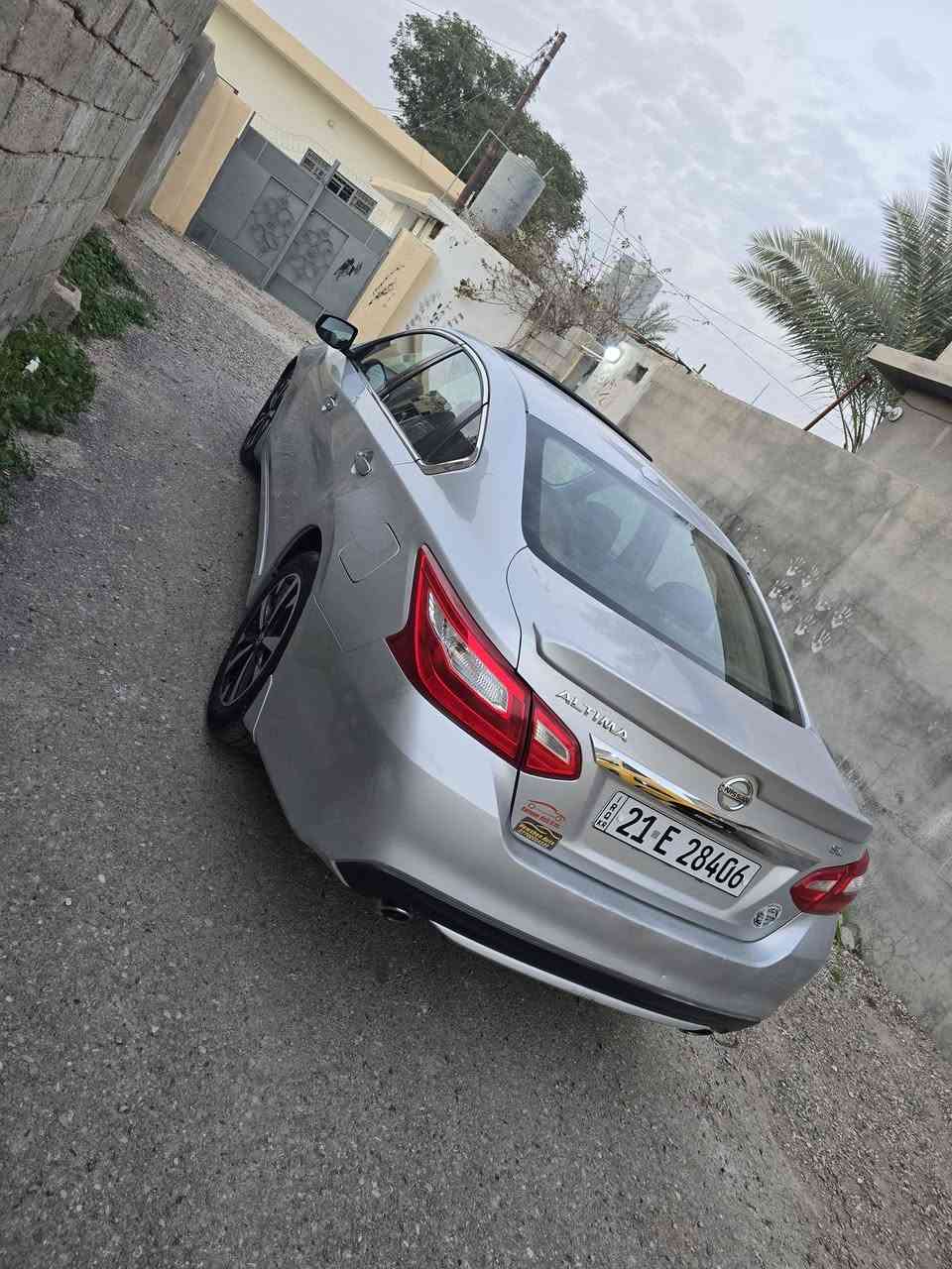 السلام عليكم نيسان التيما 2016 ايس L فول فول موصفات فتحه سقف كشنات جلد تدفه كشنات رداردات فول لل اخير بيهه قطعتين صبغ جامرلغ وبنيد بدون داوخل تشغيل عن بعد صدر امامي خلفي تخم تايرات جديد شرط تحويل او وكاله سنويه هزه وفحص جديد مكان السياره ديالى جلولاء لل بيع او مراوس السعر 125 بيهه مجال ان شاء الله {***********}
