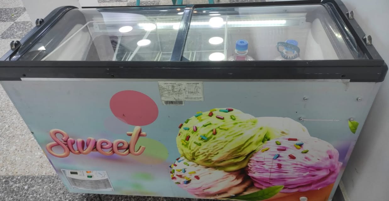 عارضة للبيع ***********
