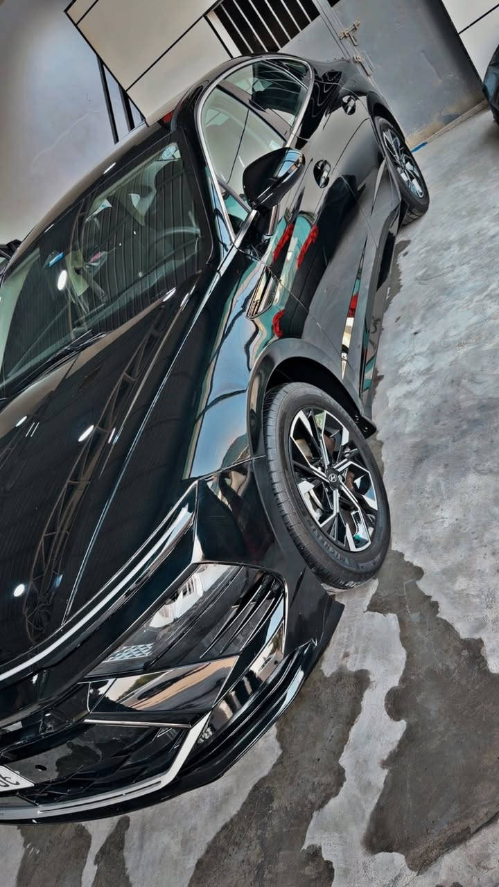 سوناتا  الشكل الجديد 
مكينة 2.500
‏HYUNDAI SONATA 2024
بدون ايرباك بدون دواخل
حادثها السياره طخه بل جاملغ
الباقي مكفول عالفحص ابيع  
🔴سياره رقم اربيل وهزا  جديد باسمي تحويل  
مكينة 2.500 طيااررره 🚀🚀
مواصفات راح اذكرهن 
بصمة دخول ذكي  
شاشة ع طول الدشبول 
تحكم ستيرن 
رادار امامي معا تحديد مسافة سيارة كدامك 
رادار خلفي 
رادار جانبي 
اوتو ستوب خلفي 
اوتو ستوب امامي 
شفتات ستيرن 
كشنات كهرباء وفول ايرباك 
كشنات تدفئه 
كير تعليك 
شحن لاسلكي 
حساس فتح جنطة الخلفية 
تشغيل عن بعد 
نظام خروج عن المسار 
نظام قيادة ذاتيه 
تبريد منفصل قطعتين امامي 
جامات اوتو 
نظام اوتو هولد مال ازدحامات 
هندبريك بصمة 
انظمة قياده سبورت ونورمات وكمفورت  وايكو 
كاربلي يدعم كافة الانظمة الهاتف 
دبل كزوز 
كامرة خلفية دوارة
دشبول كاربون فايبر 
كشنات ودشبول وبيبان لون سموك 
ويلكب حجم ١٨انج
تايرات بلادية عليها 
بجم زنون 
لد ع طول البجم 
لايتات اوتو 
نقط عمياء 
مراية داخليه تعتيم تلقائي 
شاشة تبريد تحكم كله لمس 
مكاني  بغداد  الكاضميه
السعر  198 
رقم الهاتف 
:    واتساب + اتصال عالخط
***********
    ماشيه 6 الف
واتساب او الاتصال عالرقم
