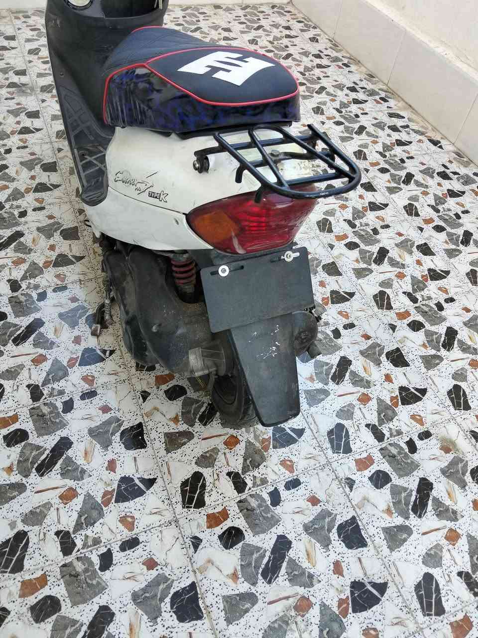 السلام عليكم
للبيع 
الدراجه خبط مو ولفات
دراجه خير من الله المكينه ما مفتوحه كهربائيات كلها شغاله اشاير لايت بك لايت كيلو متر كلو شغال السعر 350وبيها مجال للشراي مكاني الرمادي التأميم القادسيه الأولى 
وهذا رقمي ***********
