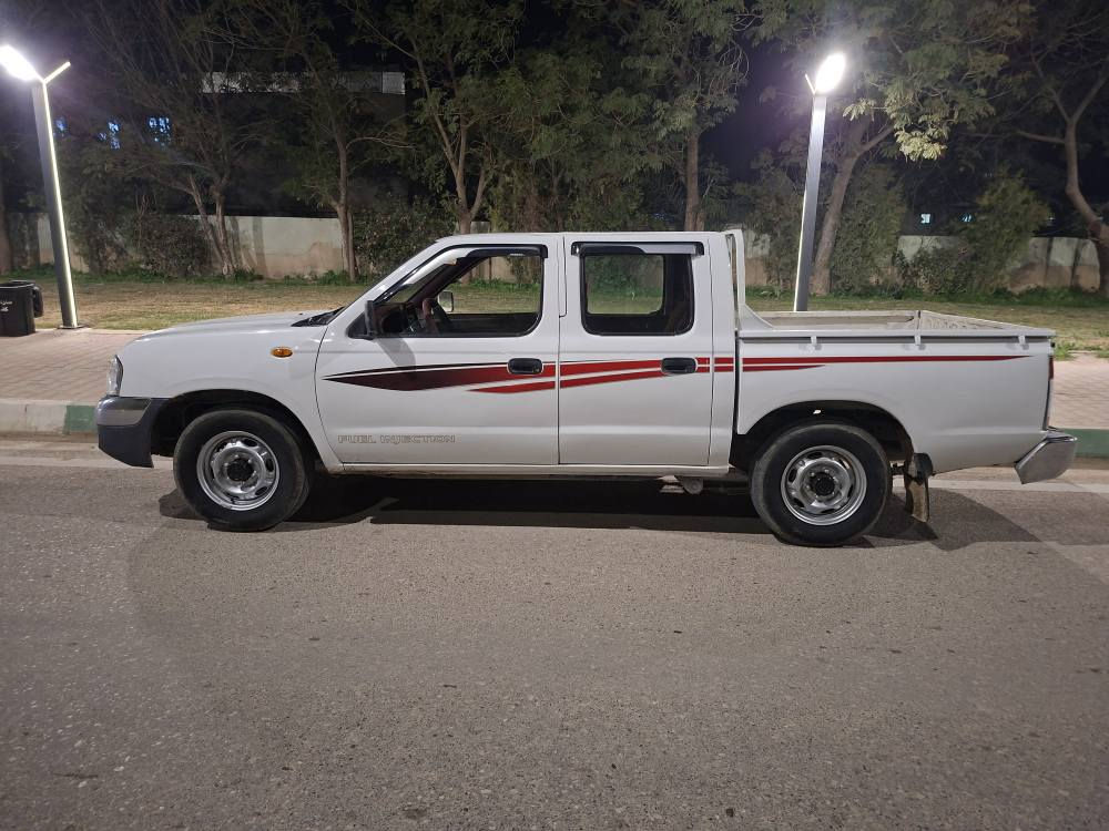 نیسان دەبل مۆدیل 2010 گێر و مەکینە و ئەکسلی  بەشەرەت تەقەو ڕەقە بەشەرت تەبردیی سارد و گەرمی بەشەرتە چوار تایەی لۆکی لەژێرایە تایە سپێری دانەبەزیوە سەقفی بۆیاخ نیە و ڵاشەی قلپ قۆپی نیە وەکو شوشەیە  کامل مەسرف کراوە هی سەیارەی ماڵە  
سعری 69 گڵایە 
،،بڕاوەیە،،
***********
*********** كيفري, ديالى
