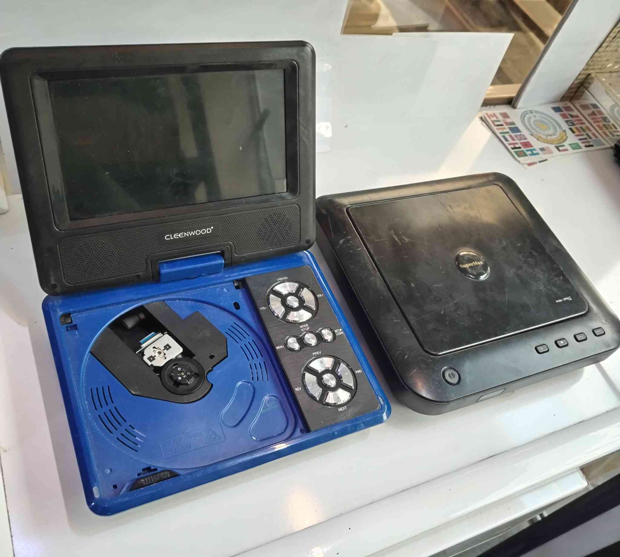 الكل للبيع بي الشغال وبي لا بيع فحم 
بلي تو شغال بدون صورة عدد ا

يدات بلي فور ۲ تفيد قطع غيار يدة فور واير عدد ا

يدة سيكا واير ليس ۱ جدید

يدات بلي 2  بلوتوث  3قطع شغالت بس معرف عنم شي الضوء يشتغل بس ما عندي جهاز افحص بيه ومعرف بيهم 

يدة اكس بوكس شكل غريب معرف 

دفيدي عدد ۲ واحد فحصت واحد الاسود يشتغل ضوء ويحول ولكن لا يضهر صوره على الشاشه

فيشة اكس بوكس اورجینال

فيشه وتحويله اكس بوكس ٣٦٠

شخاطه الوان تلفزيون قديم

شاحنة بلي فور

شاحنة بطاريه بلي ٣

اتاري عدد ۲

اتاري محمول عدد ۲

وبقيه التفصيل موضح بالصور تابعو الصور
بيع شي على شي (((.. فحم...)))
السعر للكل ٤٠ الف ((((والتوصيل مجاني لجميع المحافظات)))) أحمد حسن


**إذا كنت صاحب هذا الإعلان وتريد حذفه لأي سبب، رجاءا أرسل رسالة إلى الدعم الفني**