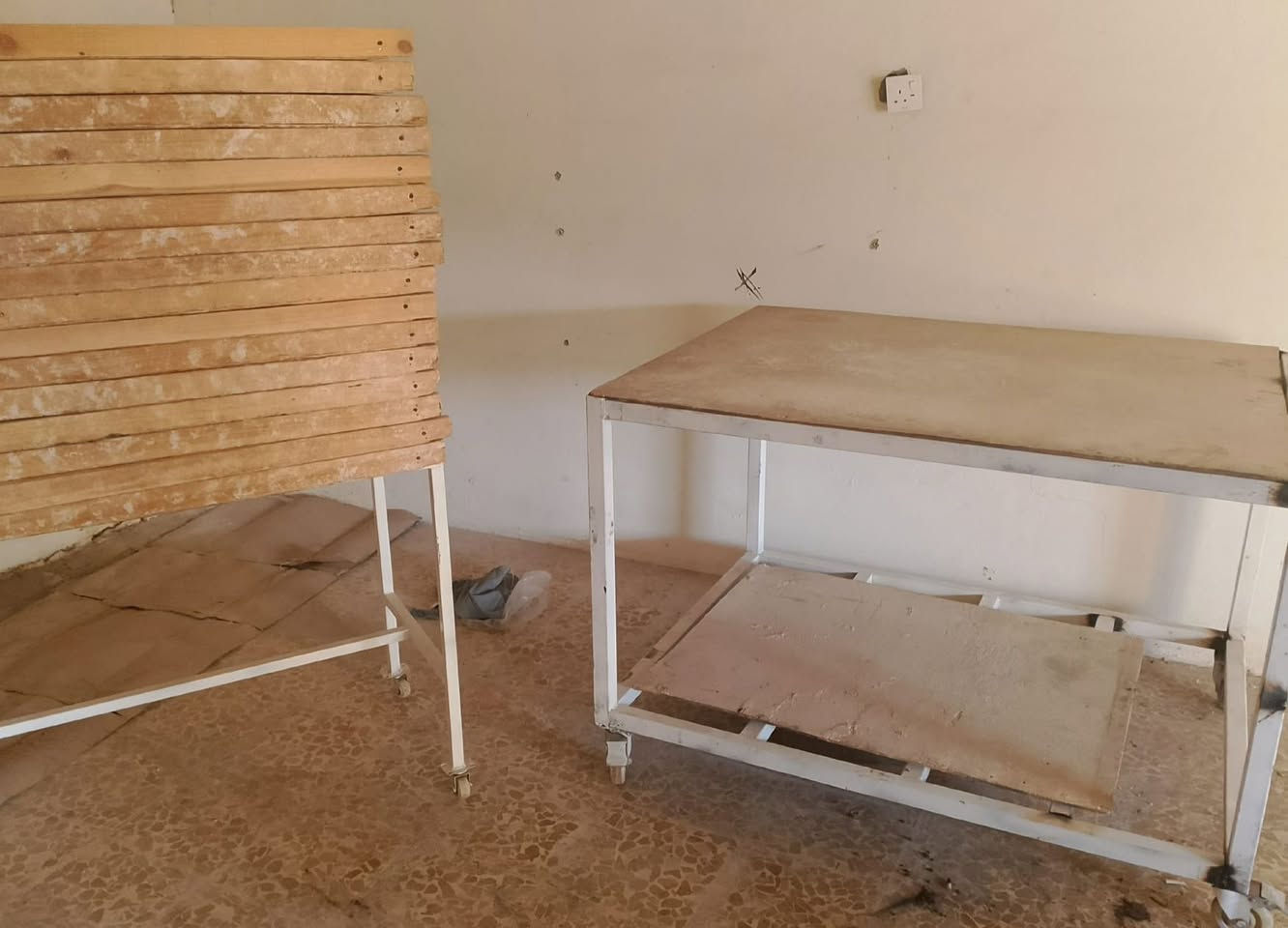 فرن للبيع ايراني باب اول بوكان سعر مناسب بي مجال للطيبين غراضو كامله هذا رقمي *********** أو ***********
