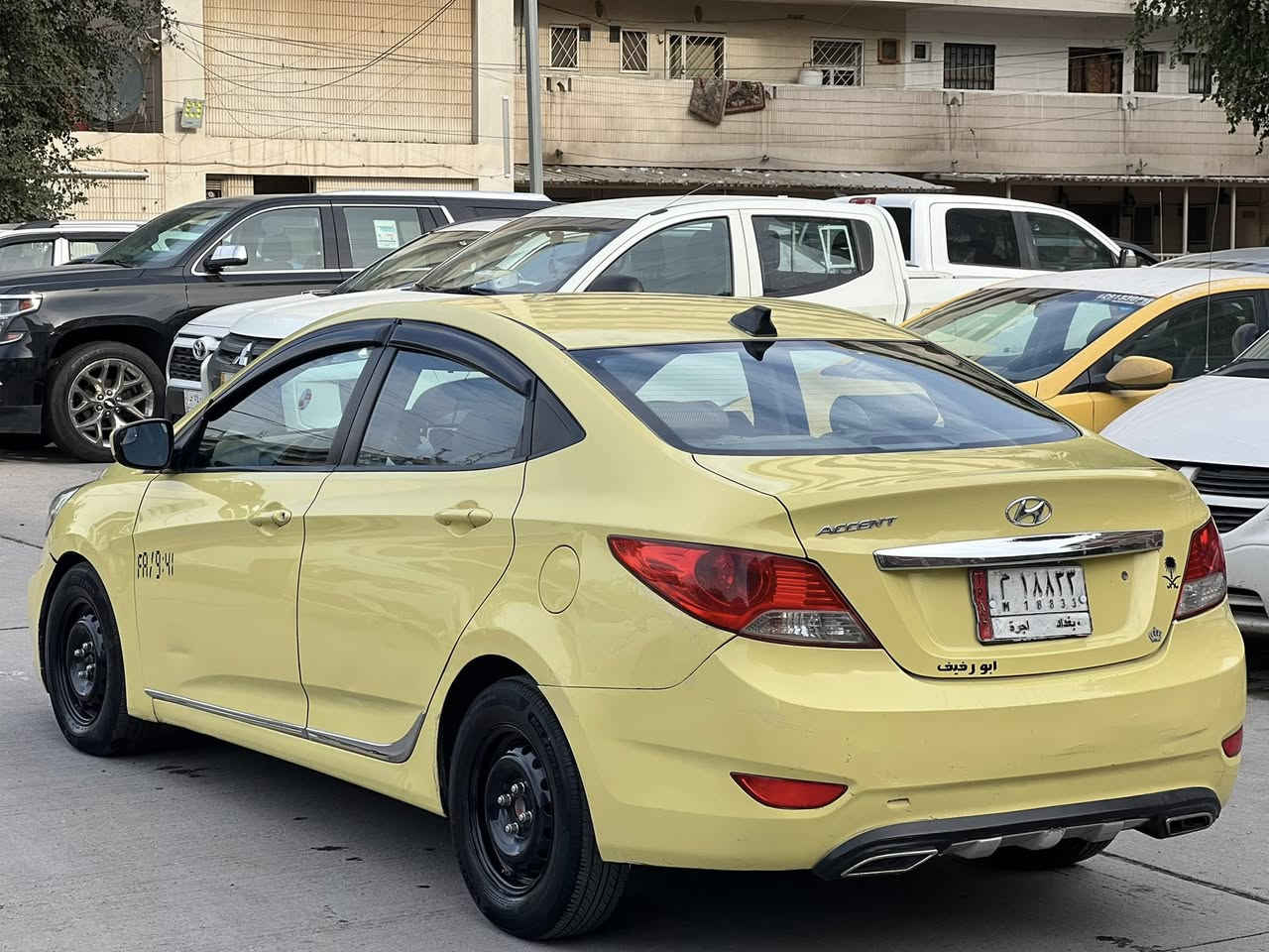 سلام عليكم عندي اكسنت 
موديل 2014 كلين بدون حادث بدون ايرباك 
 بلعراق بيها جاملغ  
رقم بغداد رقم حلو يعتبر مميزه
موصفات عادي شاشه وكامره 
سياره حلو ونضيف دوشمه جديد 
تخم تاير جديد باتري جديد 
تبريد كل جديد بارد ثلج مبدل منضوم كامل 
سونار بيها وصور حادث هم مرفق ويا منشور 
السعر 84 بيها مجال قليل 
مكانها مجمع الصالحيه قرب سفاره ايراني 
رقم ***********
