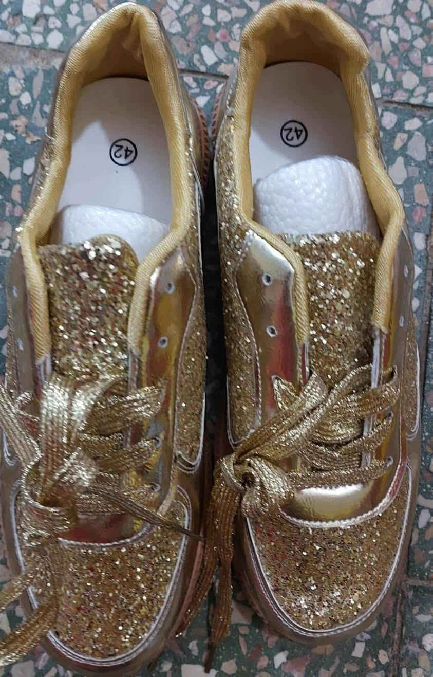 شحاطة وحقيبة جدد الشحاطة قياس ٤٠
سترة مناسبات قياس ٥٠ جديدة تصفية محل وسعر مناسب
شوز جديد قياس ٤٢
قمصلة بناتي جديدة تلبس عمر من ١٠ إلى ١٢

حقائب استخدام جداً قليل نظافتهم ٩٥٪
انتو خلو سعر بما يرضي الله


**إذا كنت صاحب هذا الإعلان وتريد حذفه لأي سبب، رجاءا أرسل رسالة إلى الدعم الفني**