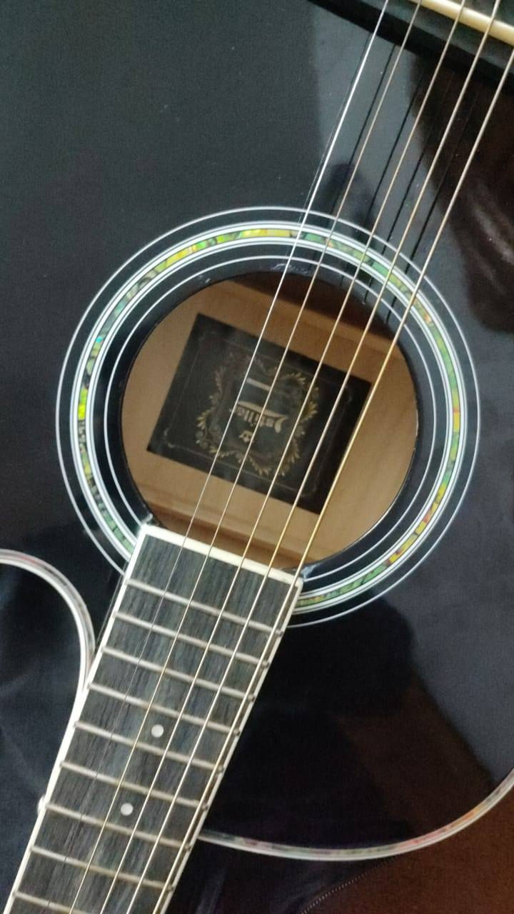 جيتار كامل المواصفات 
ماركه مال امازون سعره 125 
الي يحب يتخل خاص


**إذا كنت صاحب هذا الإعلان وتريد حذفه لأي سبب، رجاءا أرسل رسالة إلى الدعم الفني**