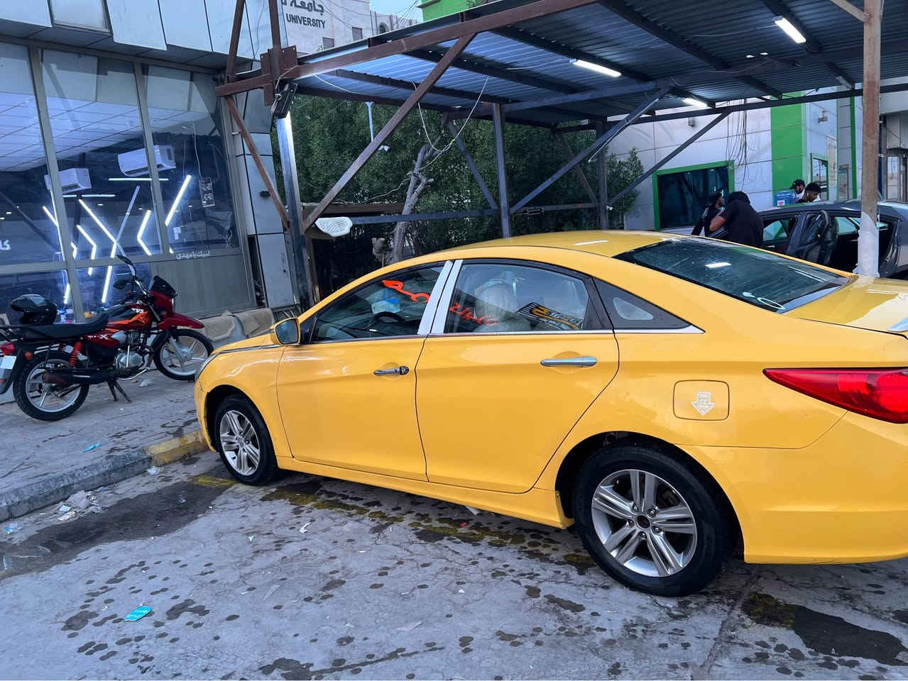 سياره سوناتا موديل 14 وراد كوري 
السياره جاهزه من كلشي مكينه وكير وتبريد مكفوله 
مصفره هئيه وغرامات السنويه ال28
بيه ضربه بجم وضرب وره عله كد شبرين

الاتصال 
*********** البصرة, العراق
