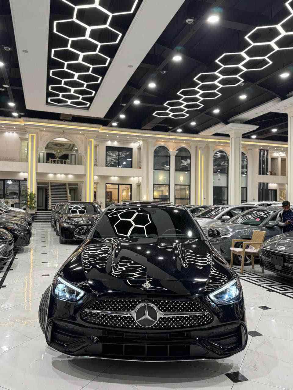 سلام عليكم للبيع مارسيدس c300 
2024 .   جديده كلش
سعرهـا / بدون معامله رجاءً  قفل 315$ ورقة   
مواصفات 
سلايت
كشن مساج
ماشية ٢٩ الف 
بصمة ابواب(دخول ذكي)
اشارة ترحيب مارسيدس
رادارت وكامرات محيطية 4
لايت زنون متحرك
رادار تحذير تصادم
كشنات تدفئة وتبريد ميموري
ستيرن تدفئة
نقاط عمياء
حساسات٣٦٠درجة
قيادة ذاتية 
اصطفاف ذاتي
صندوق كهرباء
وبعد بيها هواية مواصفات معروفة بالمارسيدس
محرك وكير مكفولات
ضررها : بدون صبغ ✅
ايرباك سستم شركة راجع بلادي ✅
سياره جديده كلش مبيه اي نقص 
مكان السياره اربيل
كاتي بعدها تترقم اربيل 
واتساب  موجود *********** أربيل, العراق
