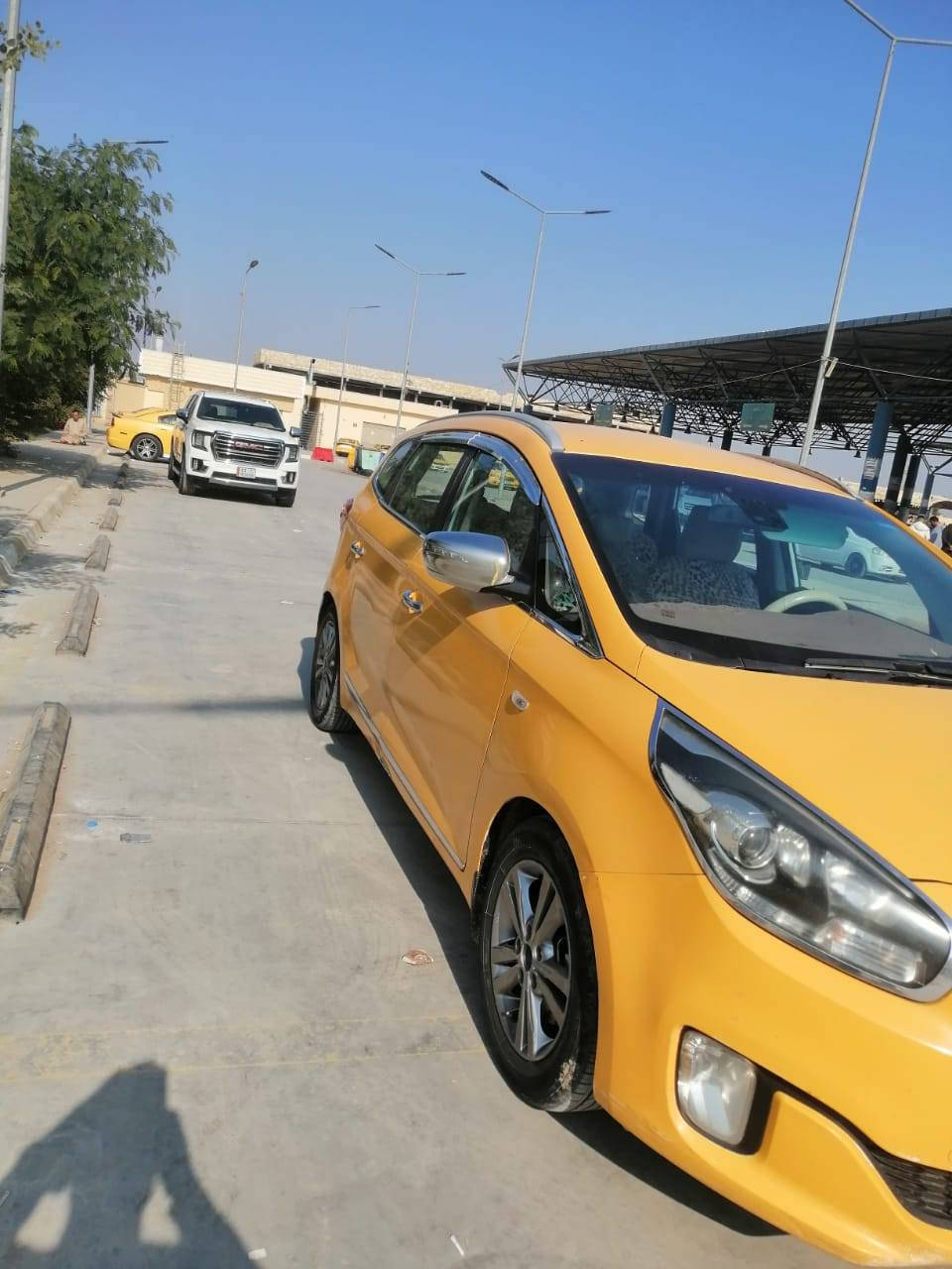 السلام عليكم سياره كارنزه ٢٠١٦ محرك٢٠٠٠ ٧راكب مصفر هيئه وغرامات رقم انكليزي بسمي حداديه تخم تاير كير ومحرك مكفولات سياره احله من المنشور مكان ذي قار سعره ١٥٠ وبيه مجال لاتصال ***********
 أو 
*********** 
خاص مغلق
