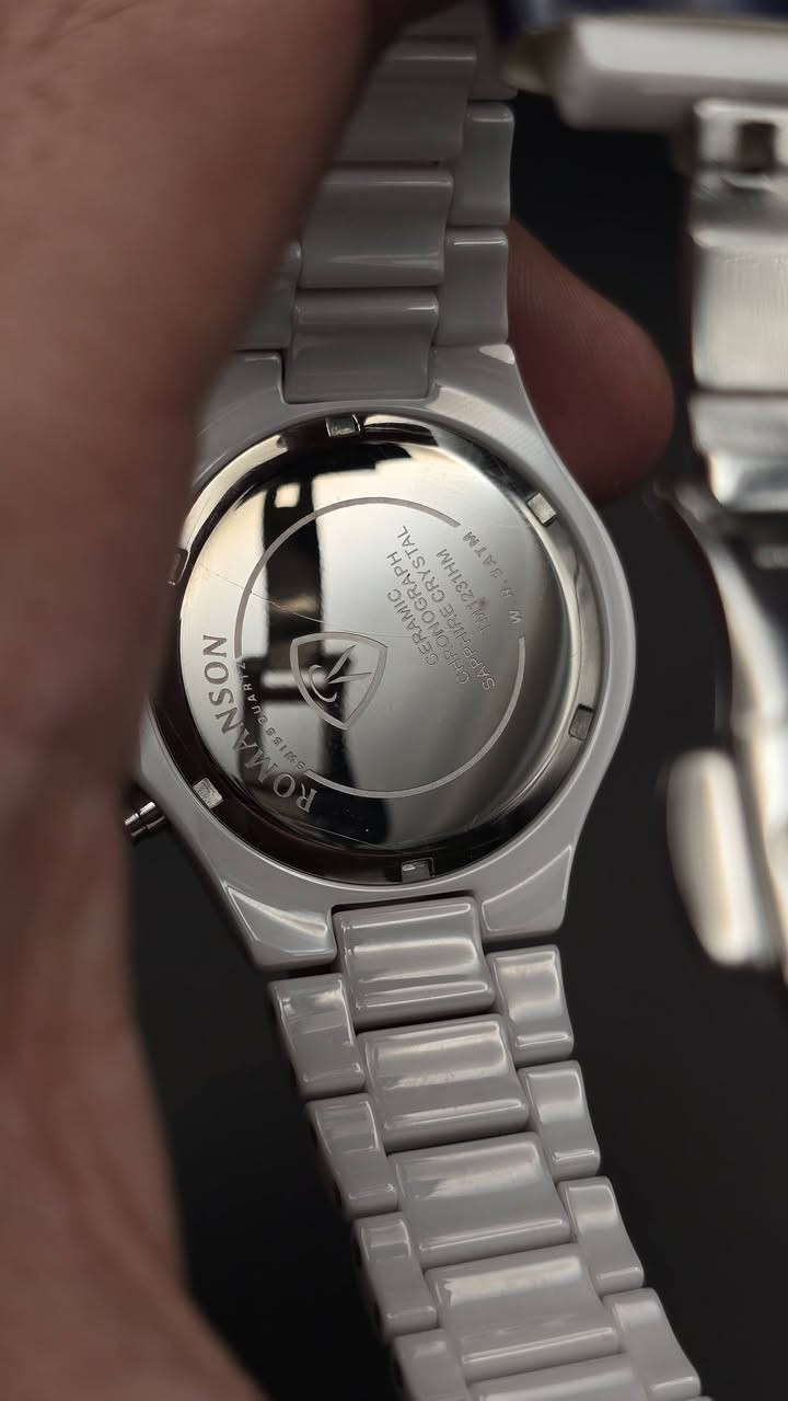 للبيع ساعة Romanson سيراميك أبيض - زجاج ياقوت ضد الخدش
التفاصيل:
​الماركة: Romanson (أصلية).
​المادة: مصنوعة بالكامل من السيراميك الأبيض الراقي (مقاوم للخدش ولا يتغير لونه).
​الزجاج: Sapphire Crystal (ياقوت أصلي ضد الخدش تماماً).
​المميزات:
​نظام كرونوغراف (Chronograph) لقياس الوقت.
​إطار تاتشيميتر (Tachymeter) رياضي.
​عرض التاريخ وأيام الأسبوع.
​ماكينة كوارتر سويسرية دقيقة جداً.

جديده غير مستخدمه 

السعر عالخاص


**إذا كنت صاحب هذا الإعلان وتريد حذفه لأي سبب، رجاءا أرسل رسالة إلى الدعم الفني**