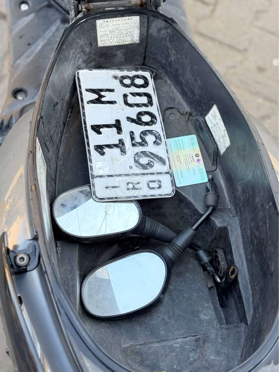 سلام عليكم 
للبيع ماكس ثعلب
كابريتر 
دراجه علبها مكينه رمبه جدبده 
وأدمه كامله للكلجات
سنويه ورقم باسمي 
هزه وسنويه جديده
السعر 2300 
مكاني بغداد فضوه عرب 
*********** بغداد, العراق
