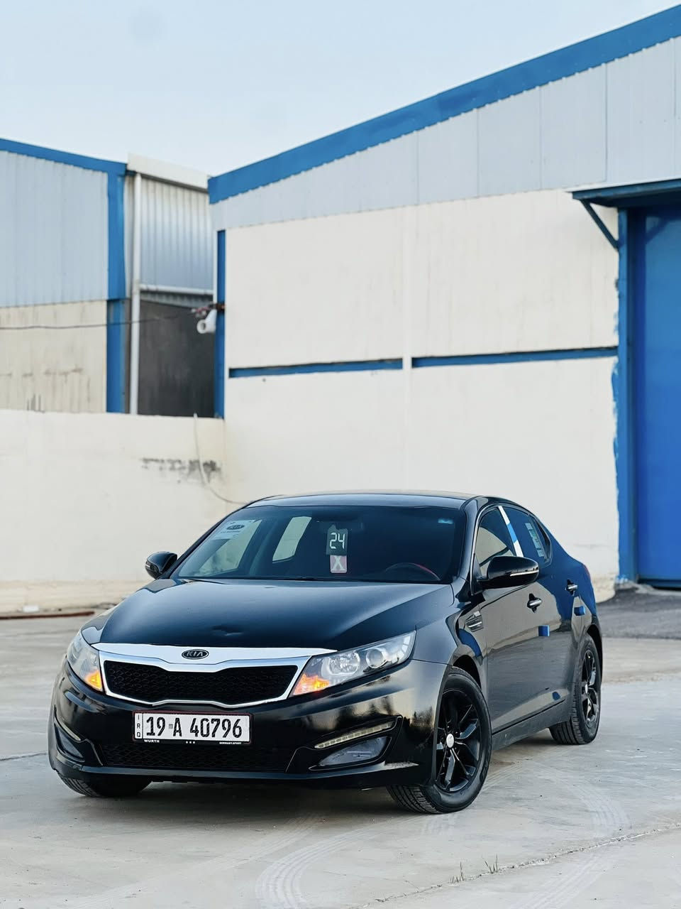 رمضان كريم
سلام عليكم 

كيا اوبتما 2013.     وارد امريكي.         رقم. كربلاء. الجديد. 

تحويل مباشر.      محرك 2400.      

مواصفات.    شاشة. تحكمات جهتين.   داخل. جلد.    كشنات كهرباء. 

داخل. لونين.  اشاير بل مري.    كشافات زنون.    لدات امامية. خلفية.  

حساسات خلفية.    وباقي المواصفات معروفة. 
حادثه فقط جاملغ خلفي  والجنطه رش فقط بدون حادث اثر جراد 

مكاني .بابل الحمزه الغربي 
السعر.98
للاستفسار اتصل على هاذا الرقم 
***********
