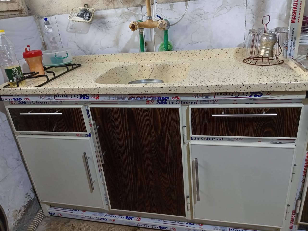 مكلف بلنشر اخوان
العنوان #المحموديه #حي #العسكري

#سبلت طـ2ـن شرط الشغل ب550  بي مجال ماداخل تصليح
#كاونتر تفصال طابقين كامل ويا سنك مرمر  ب650 وبي مجال 
غساله اوتماتيك غسل وتنشيف ونضيفه كلش ماداخله تصيلح ب300 وبيه مجال 
#للاتصال 
***********
***********
